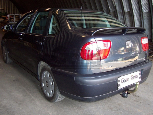 Фаркоп SEAT Cordoba I 1999-2003 Рестайлинг Универсал в том числе для Cordoba Vario с широким бампером 1999-2002 GALIA Арт. S089A