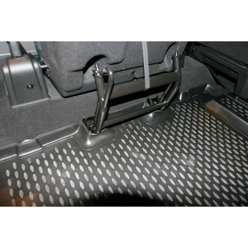 Коврик в багажник Land Rover Defender I (110) 2007-2016 5 дв., полиуретан Element, Черный, длинный Арт. NLC2808G13