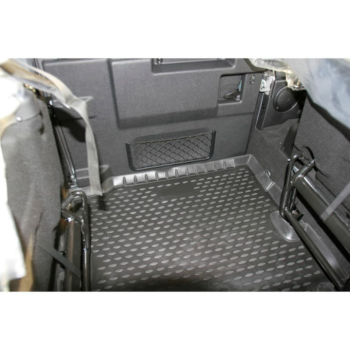Коврик в багажник Land Rover Defender I (90) 2007-2016 3 дв., полиуретан Element, Черный, длинный Арт. NLC2807G13