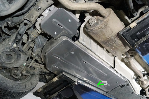 Защита топливного бака TCC для Toyota Highlander, Алюминий 4 мм, арт. ZKTCC00474