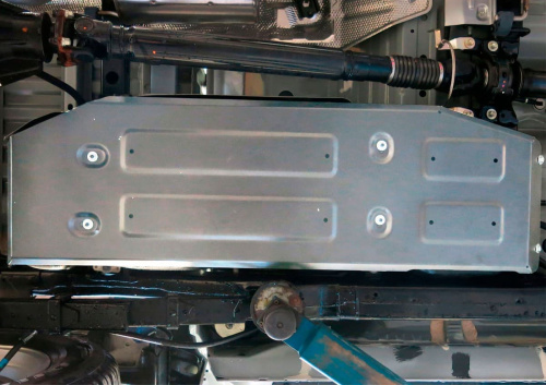 Защита топливного бака Toyota Hilux VIII 2015-2020 Пикап V-2.7; 2.4TD; 2.8TD Арт. 2333950516